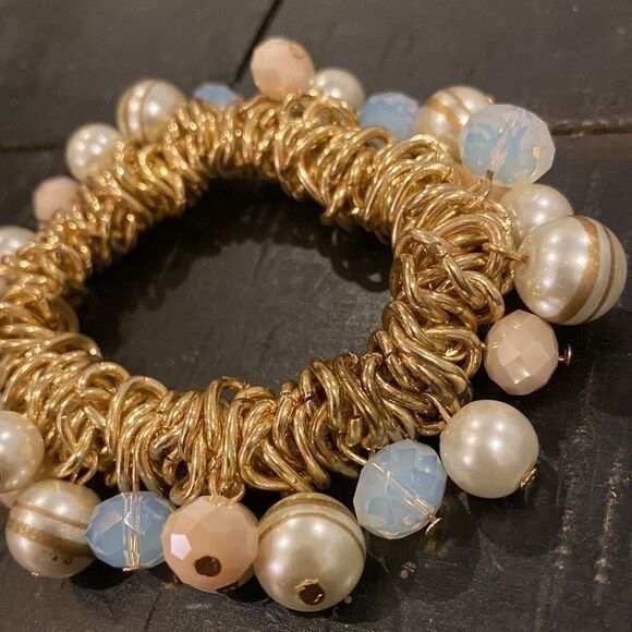 Chico’s Gold Tone Link Bead Charm Stretch Chunky Pastel Cha Cha Bracelet - Picture 3 of 5
